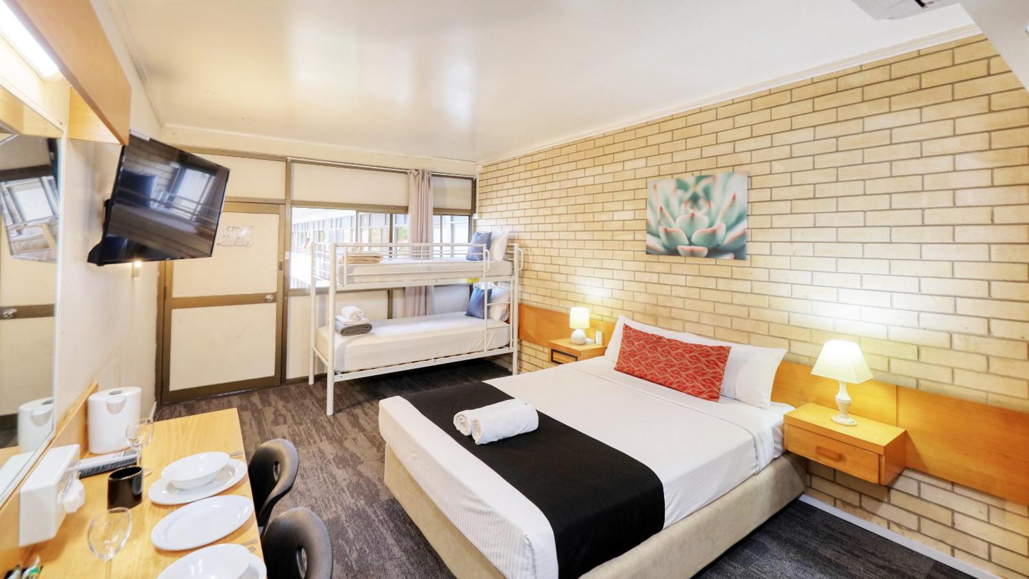 Tropical Gateway Motor Inn Rockhampton Dış mekan fotoğraf