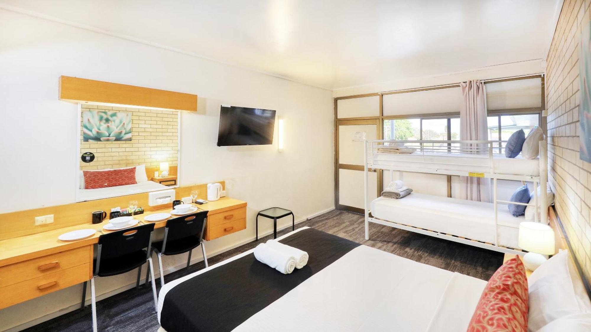 Tropical Gateway Motor Inn Rockhampton Dış mekan fotoğraf