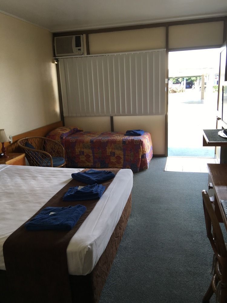 Tropical Gateway Motor Inn Rockhampton Dış mekan fotoğraf