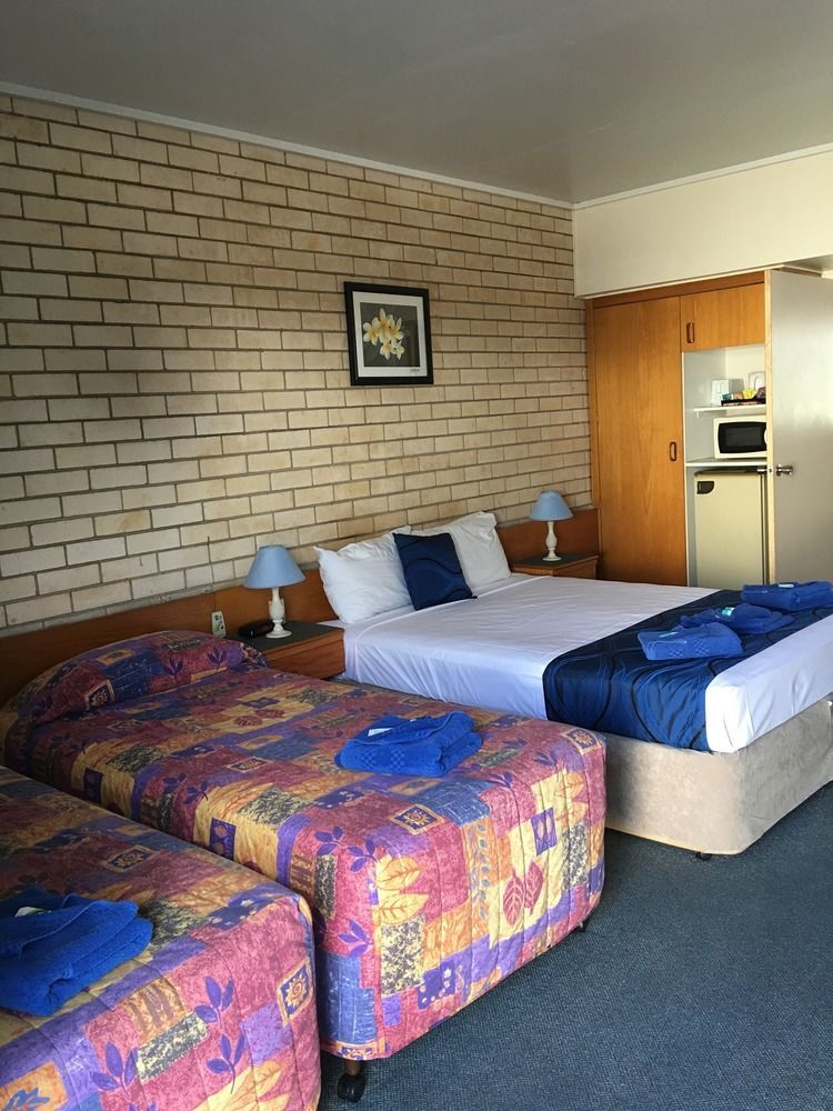 Tropical Gateway Motor Inn Rockhampton Dış mekan fotoğraf